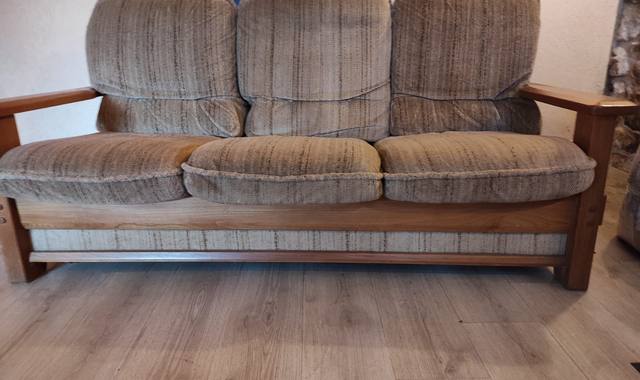 Meubles canapé et fauteuil à rafraîchir