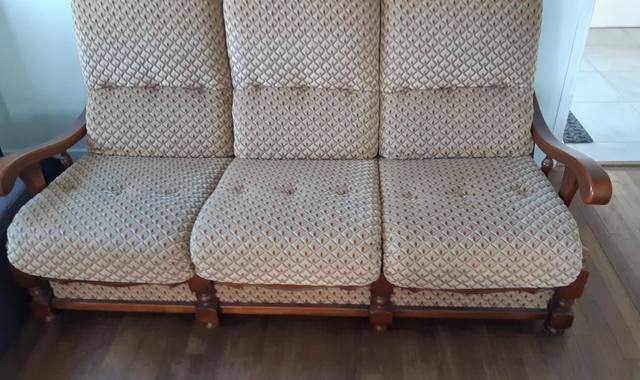 Meubles canapé et 2 fauteuils très bon état