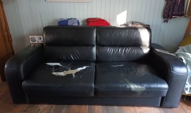 Meubles canapé à venir chercher sur place en état moyen mais qui a une très bonne