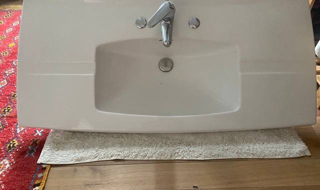 Meubles grand lavabo sur pied années 70
