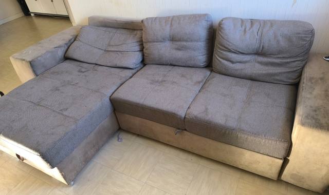 Meubles canapé abîmé