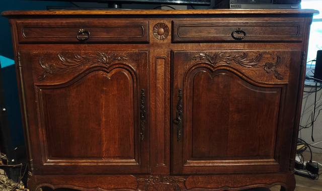 Meubles donné buffet bas en bois massif style normand