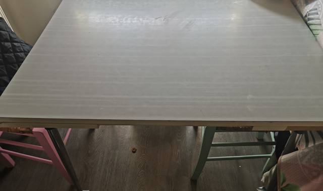 Meubles table et 4 chaises