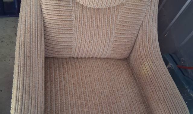 Meubles fauteuil tres bon état