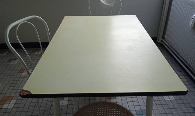 Meubles table