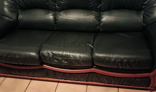 Meubles canapé lit pratiquement neuf