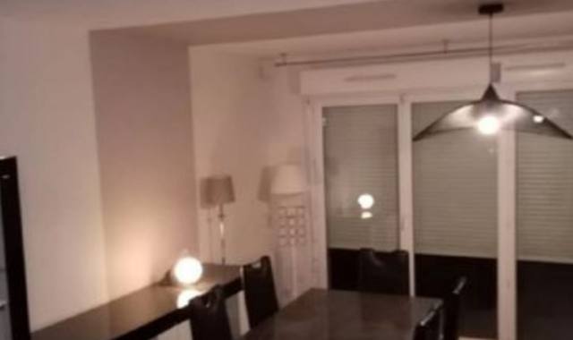 Meubles offre rare ! Jolie salle à manger en bon état à donner, très bonne affaire !