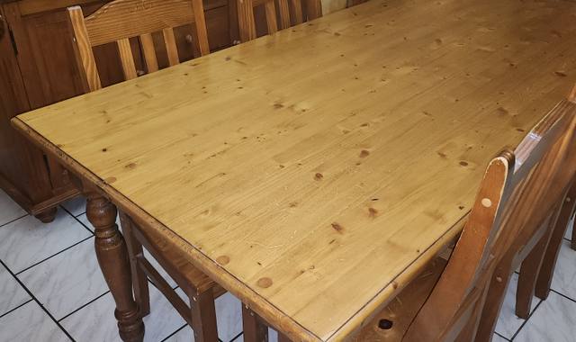 Meubles bahut 1m60 en oin + Table 1m70 en pin + 4chaises en pin