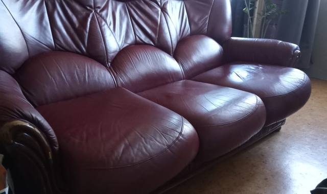 Meubles canapé en vrai cuir a donner