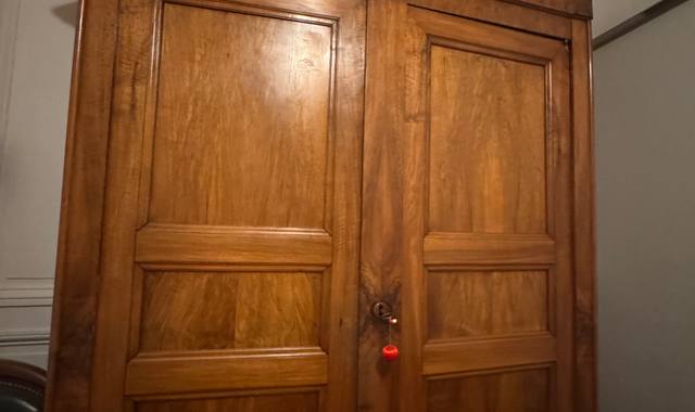 Meubles armoires début 19e, canapé, fauteuil, commode, horloge