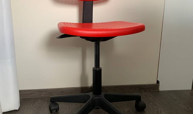 Meubles chaise de bureau pour enfant/ado Ikéa en très bon état
