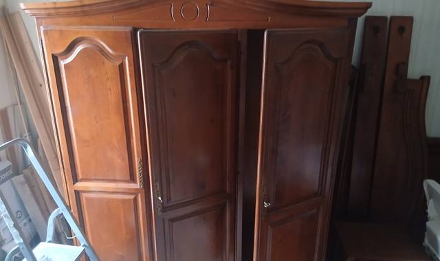 Meubles chambre complete 2 pers. armoire 2 chevets et bois de lit et sommier latte