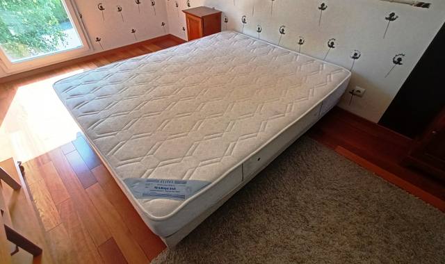 Meubles sommier 160x200 avec pieds, matelas