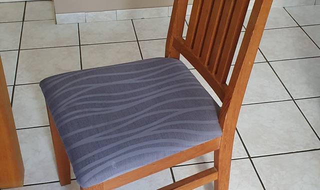 Meubles 4 chaises