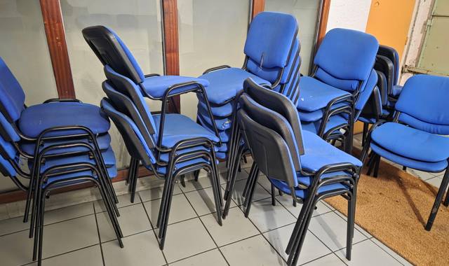 Meubles chaises en l'état