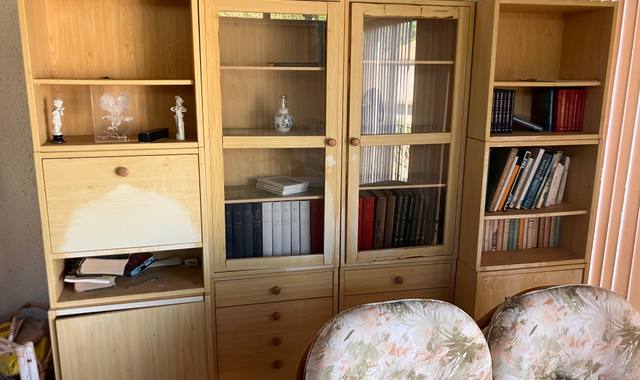 Meubles bibliothèque en panneaux de particule