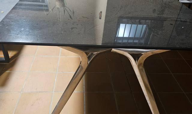 Meubles table salle a manger ou de bureau