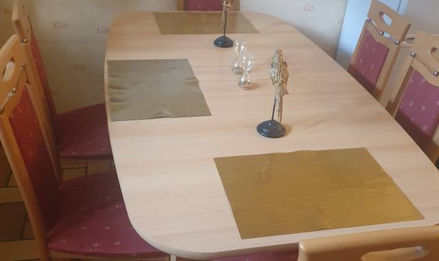 Meubles table et 6 chaises de cuisines