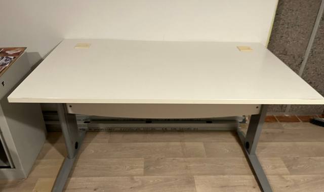 Meubles bureau en assez bon état