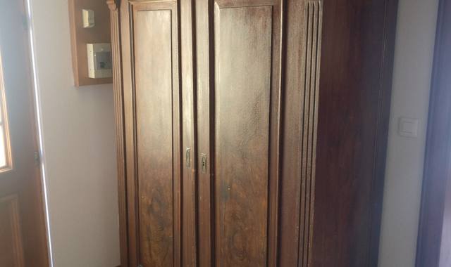 Meubles armoire avec penderie