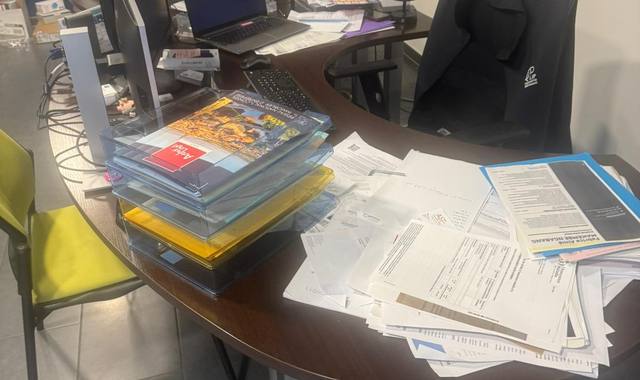 Meubles bureau professionnel en forme de L