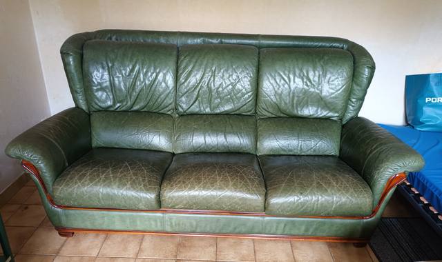 Meubles canape cuir vert 3 places+2 fauteuils
