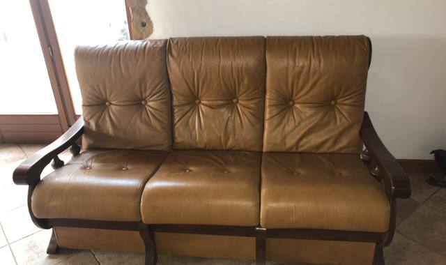 Meubles un canapé et deux fauteuils