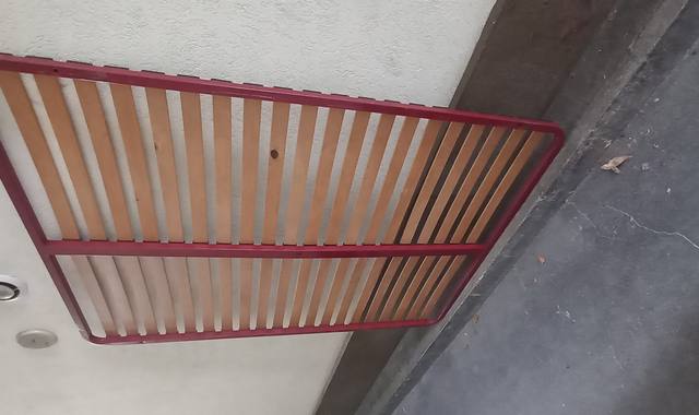 Meubles sommier à lattes 140x200