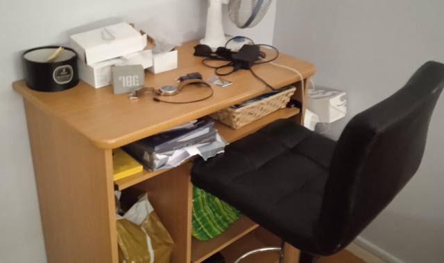 Meubles bureau en bois et sa chaise