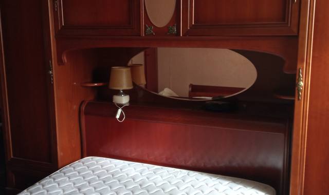 Meubles lit -armoire+ matelas très bon état