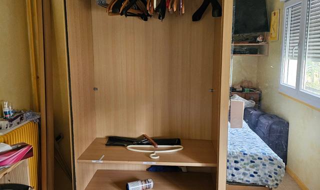 Meubles je donne une armoire à glaces