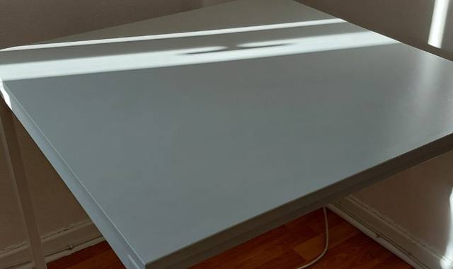 Meubles table blanche carrée