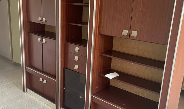 Meubles buffet de salle a manger avec espace pour la télé et éclairage intégré