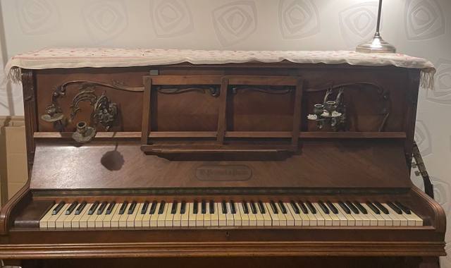 Meubles piano droit ancien– fin XIXe siècle