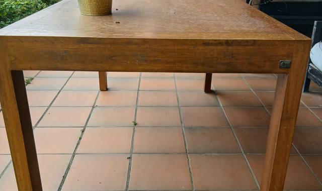 Meubles table de six personnes