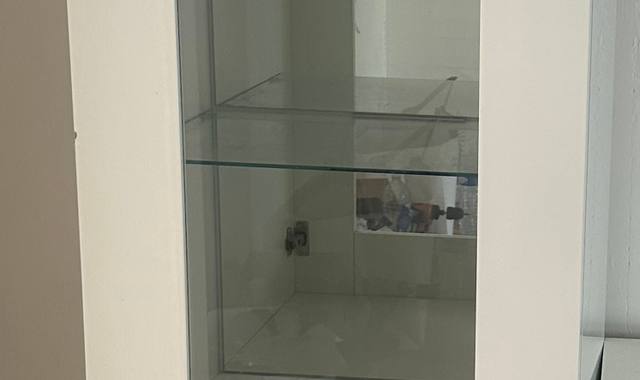 Meubles petite armoire avec vitrine