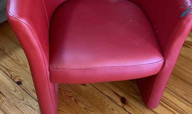 Meubles fauteuil crapaud rouge