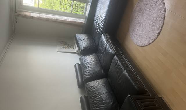 Meubles canapé d’angle cuir dans un état satisfaisant