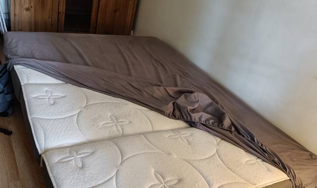 Meubles banquette lit BZ de chez BUT en bon état