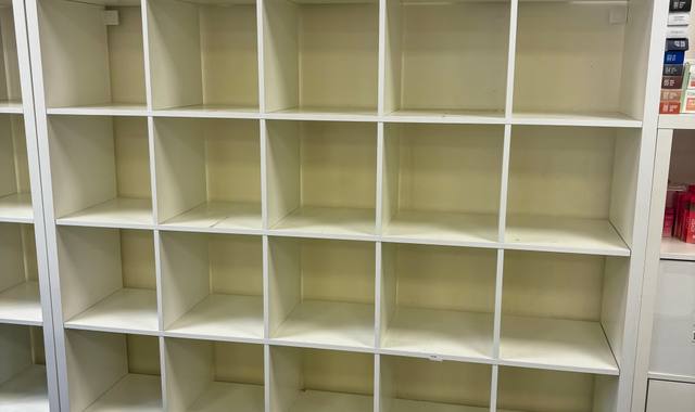 Meubles 2 armoires étagères IKEA KALLAX à donner