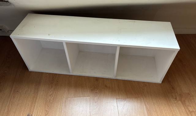 Meubles petite étageee. À repeindre si vous voulez