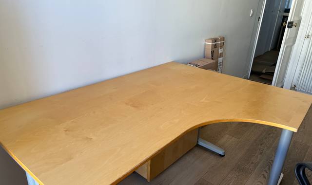 Meubles bureau ikea + etagere + meuble sur roulettes