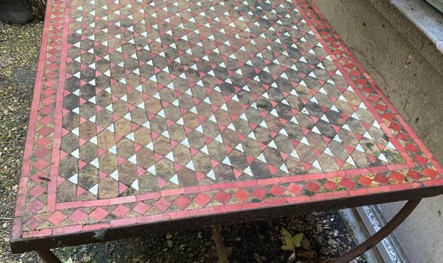 Meubles table en zellig .1m80sur80w