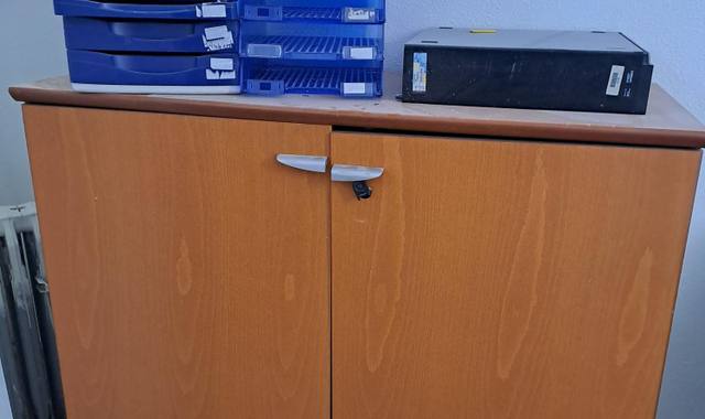 Meubles meubles montés à récupérer sur place