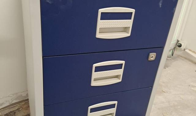 Meubles meubles montés à récupérer sur place