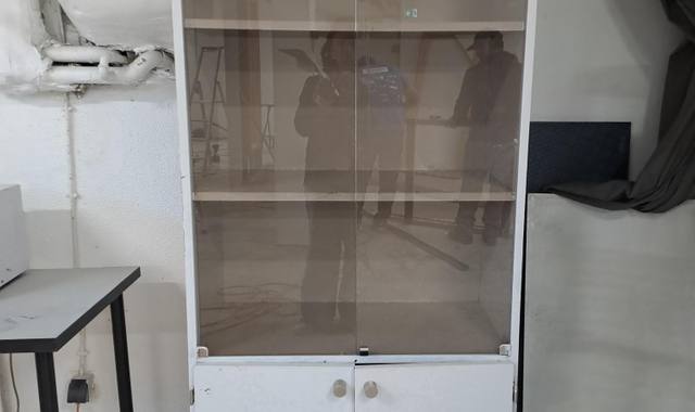 Meubles meubles montés à récupérer sur place