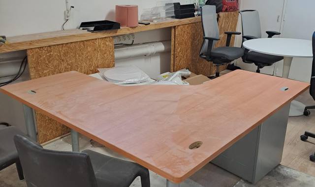 Meubles meubles montés à récupérer sur place