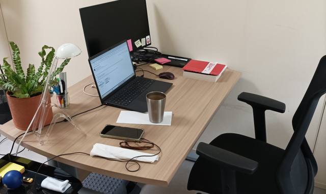 Meubles urgent BUREAU A RECUPERER CETTE SEMAINE AVANT VENDREDI
