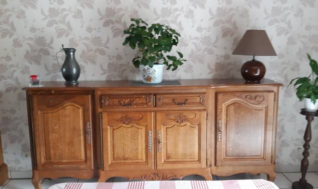 Meubles a donner meuble salle à manger excellent état.