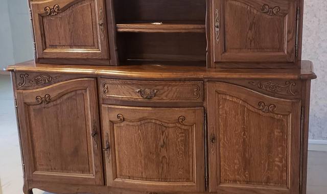 Meubles buffet en chêne, en deux corps.